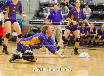 Thumbnail 1 in Farmersville vs. Edgewood photogallery.