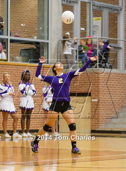 Thumbnail 2 in Farmersville vs. Edgewood photogallery.