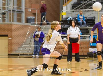 Thumbnail 1 in Farmersville vs. Edgewood photogallery.