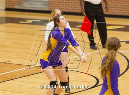 Thumbnail 3 in Farmersville vs. Edgewood photogallery.