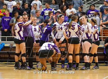 Thumbnail 1 in Farmersville vs. Edgewood photogallery.