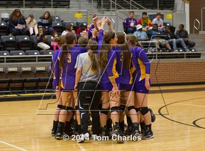Thumbnail 2 in Farmersville vs. Edgewood photogallery.