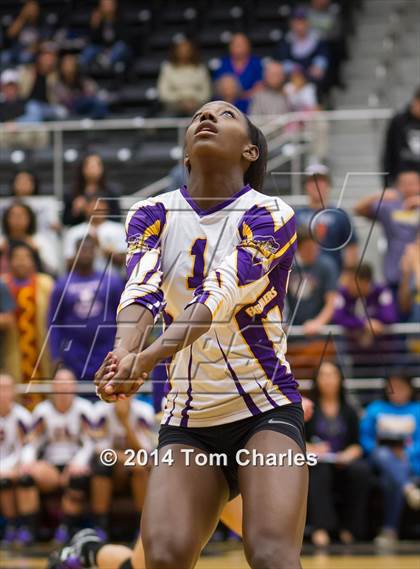 Thumbnail 3 in Farmersville vs. Edgewood photogallery.