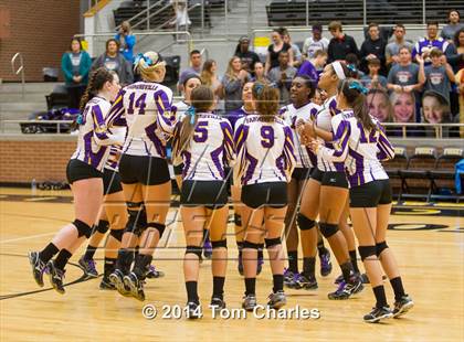 Thumbnail 3 in Farmersville vs. Edgewood photogallery.