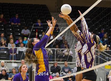 Thumbnail 2 in Farmersville vs. Edgewood photogallery.