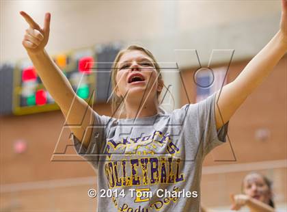 Thumbnail 1 in Farmersville vs. Edgewood photogallery.