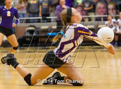 Thumbnail 2 in Farmersville vs. Edgewood photogallery.
