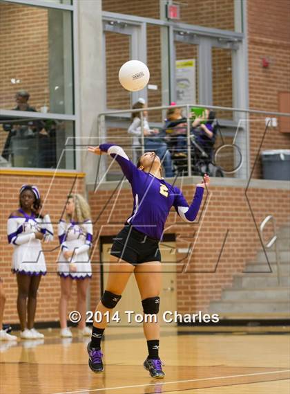 Thumbnail 2 in Farmersville vs. Edgewood photogallery.