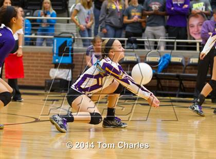 Thumbnail 2 in Farmersville vs. Edgewood photogallery.