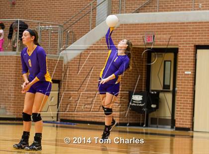 Thumbnail 1 in Farmersville vs. Edgewood photogallery.