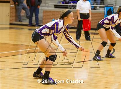 Thumbnail 1 in Farmersville vs. Edgewood photogallery.