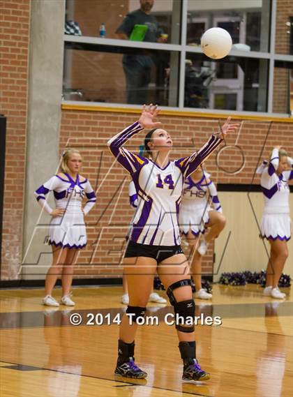 Thumbnail 1 in Farmersville vs. Edgewood photogallery.