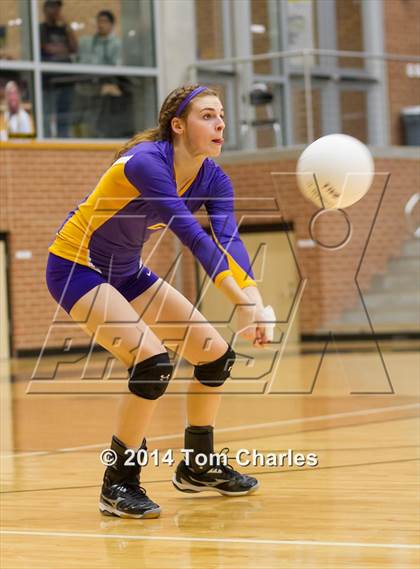 Thumbnail 2 in Farmersville vs. Edgewood photogallery.