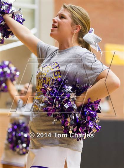 Thumbnail 2 in Farmersville vs. Edgewood photogallery.
