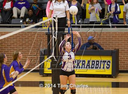 Thumbnail 2 in Farmersville vs. Edgewood photogallery.