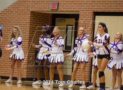 Thumbnail 3 in Farmersville vs. Edgewood photogallery.