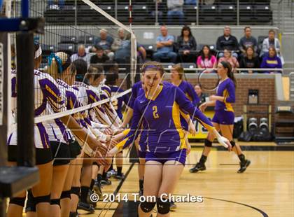 Thumbnail 2 in Farmersville vs. Edgewood photogallery.
