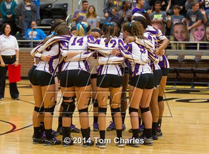Thumbnail 1 in Farmersville vs. Edgewood photogallery.
