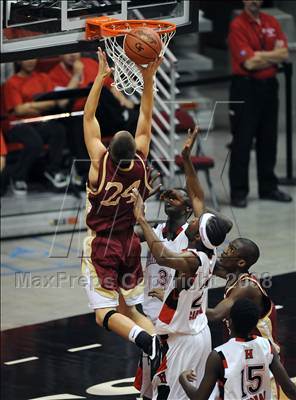 Thumbnail 1 in Hoover vs. Mission Hills (CIF SDS D2 Final) photogallery.
