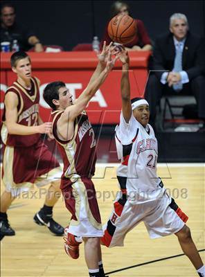 Thumbnail 3 in Hoover vs. Mission Hills (CIF SDS D2 Final) photogallery.