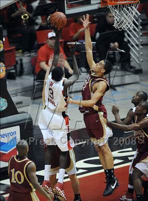 Thumbnail 2 in Hoover vs. Mission Hills (CIF SDS D2 Final) photogallery.