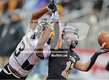 Thumbnail 1 in Farrell @ Southern Columbia Area (PIAA 2A Final) photogallery.