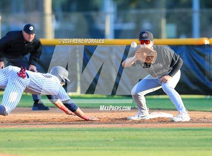 Thumbnail 1 in Glendora vs Maranatha photogallery.