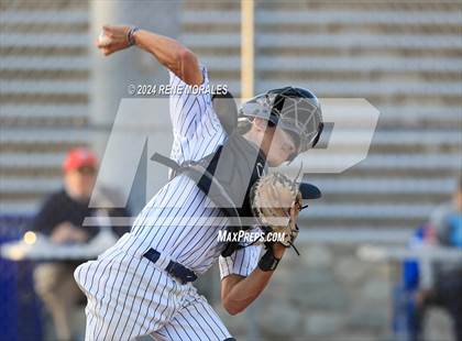 Thumbnail 1 in Glendora vs Maranatha photogallery.