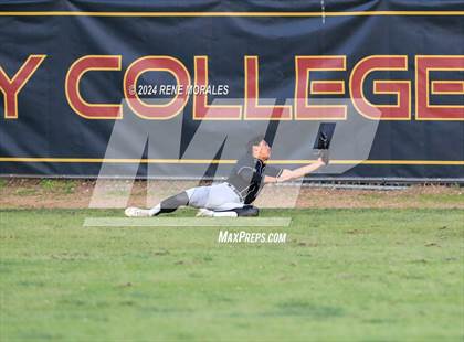 Thumbnail 3 in Glendora vs Maranatha photogallery.