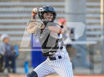Thumbnail 2 in Glendora vs Maranatha photogallery.