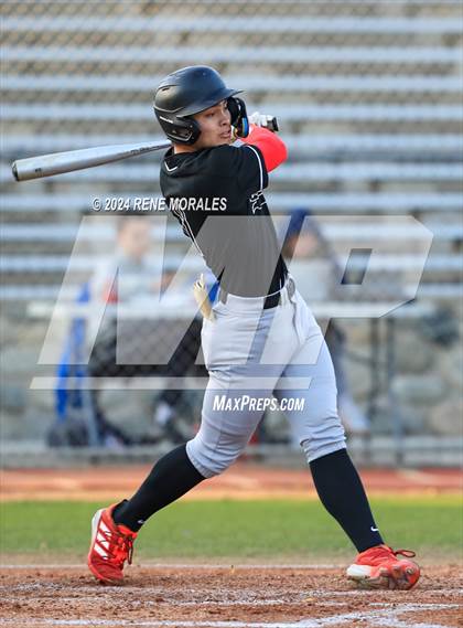 Thumbnail 2 in Glendora vs Maranatha photogallery.