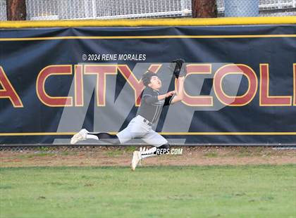 Thumbnail 3 in Glendora vs Maranatha photogallery.