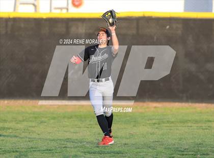 Thumbnail 2 in Glendora vs Maranatha photogallery.