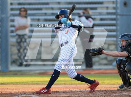 Thumbnail 2 in Glendora vs Maranatha photogallery.