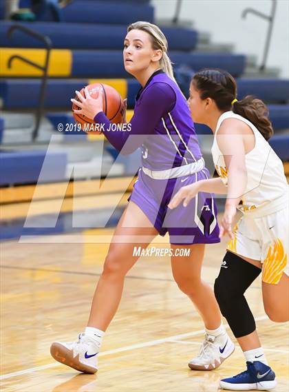 Thumbnail 3 in Northwest Christian @ Bourgade Catholic photogallery.