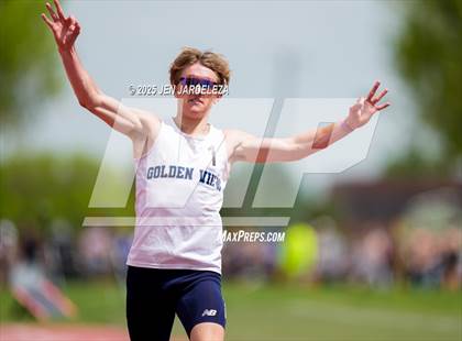 Thumbnail 1 in CHSAA Finals 2A (1600 Meter) photogallery.