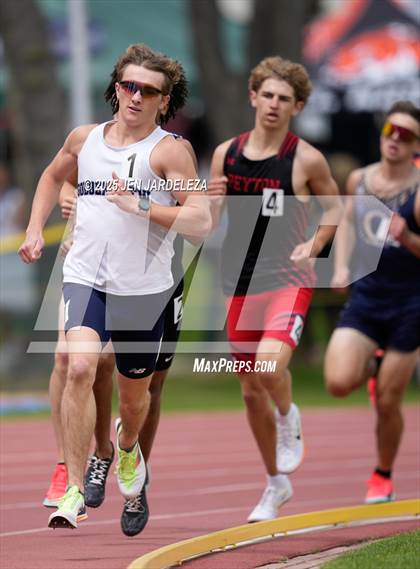Thumbnail 1 in CHSAA Finals 2A (1600 Meter) photogallery.