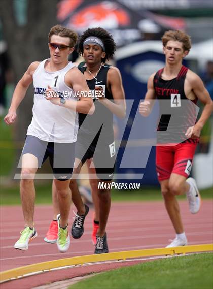 Thumbnail 1 in CHSAA Finals 2A (1600 Meter) photogallery.