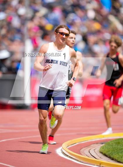 Thumbnail 3 in CHSAA Finals 2A (1600 Meter) photogallery.