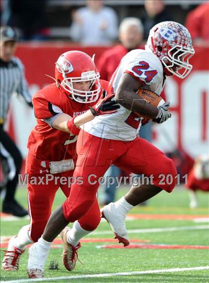 Thumbnail 3 in East Islip vs. Bellport (Section 11 D2 Final) photogallery.
