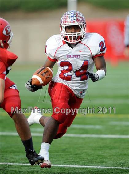 Thumbnail 3 in East Islip vs. Bellport (Section 11 D2 Final) photogallery.