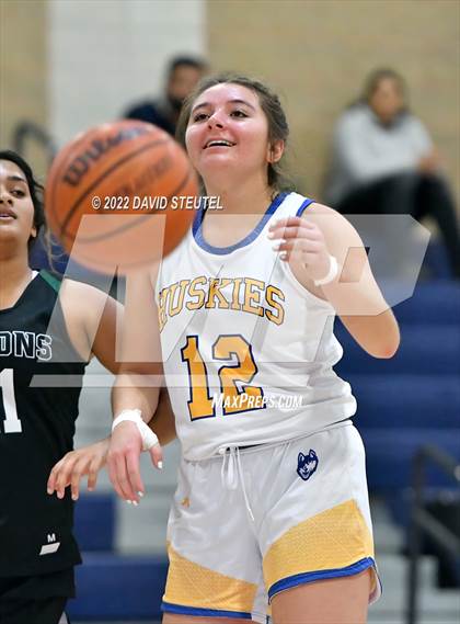 Thumbnail 3 in River Valley vs. Sutter (Sutter Tournament) photogallery.