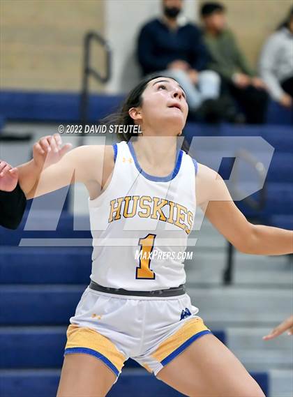 Thumbnail 3 in River Valley vs. Sutter (Sutter Tournament) photogallery.