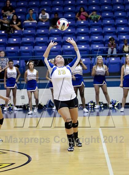 Thumbnail 1 in Ennis @ Corsicana photogallery.
