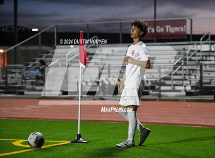 Thumbnail 3 in A&M Consolidated vs. East View (UIL 5A Region III Area Round) photogallery.