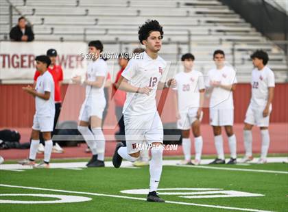 Thumbnail 3 in A&M Consolidated vs. East View (UIL 5A Region III Area Round) photogallery.