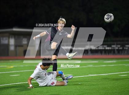 Thumbnail 1 in A&M Consolidated vs. East View (UIL 5A Region III Area Round) photogallery.