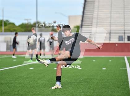 Thumbnail 1 in A&M Consolidated vs. East View (UIL 5A Region III Area Round) photogallery.