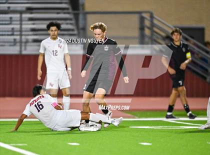 Thumbnail 2 in A&M Consolidated vs. East View (UIL 5A Region III Area Round) photogallery.