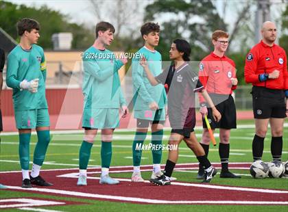 Thumbnail 1 in A&M Consolidated vs. East View (UIL 5A Region III Area Round) photogallery.